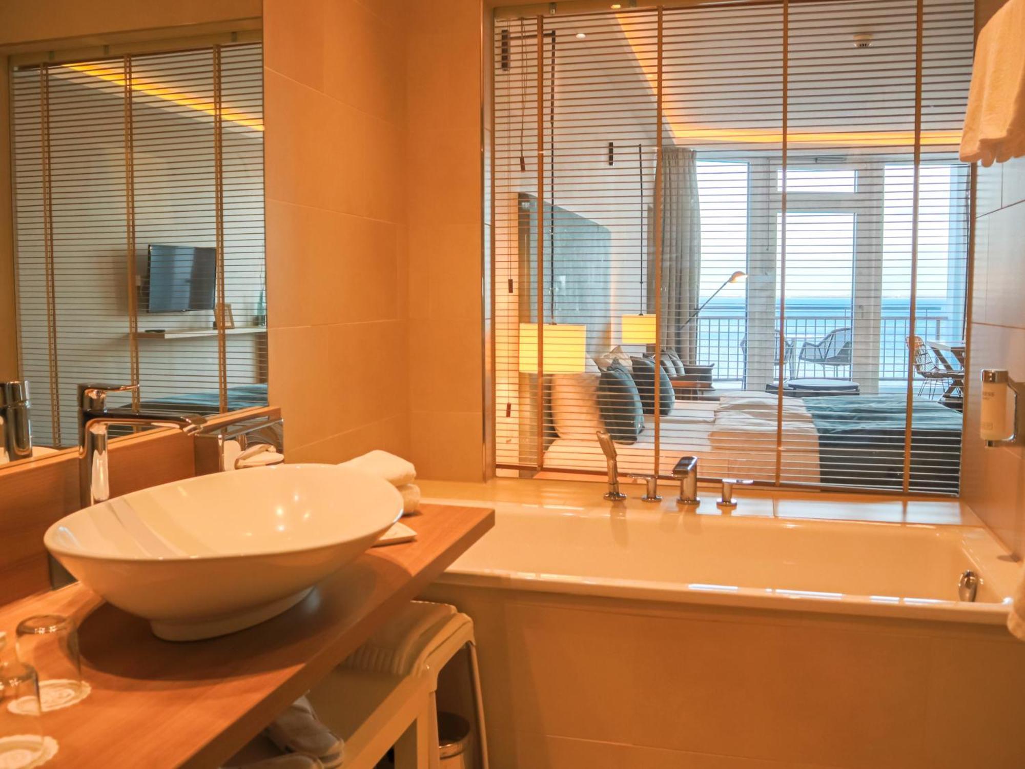 Sea Luxury Double Room Bath Balcony Sea View no pets